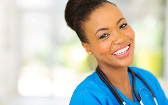 alert_happy_closeup_nurse_589 alert_happy_closeup_nurse_589