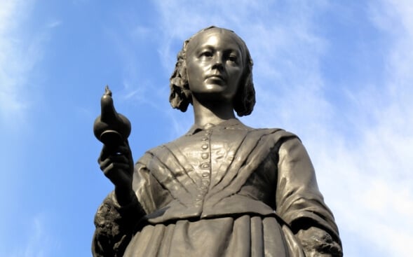Statue of Florence Nightingale with lamp Statue of Florence Nightingale with lamp