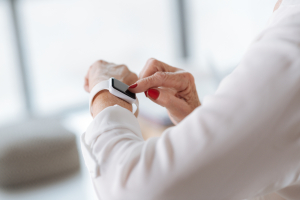 Top Pros and Cons of the Apple Watch for Nurses Top Pros and Cons of the Apple Watch for Nurses